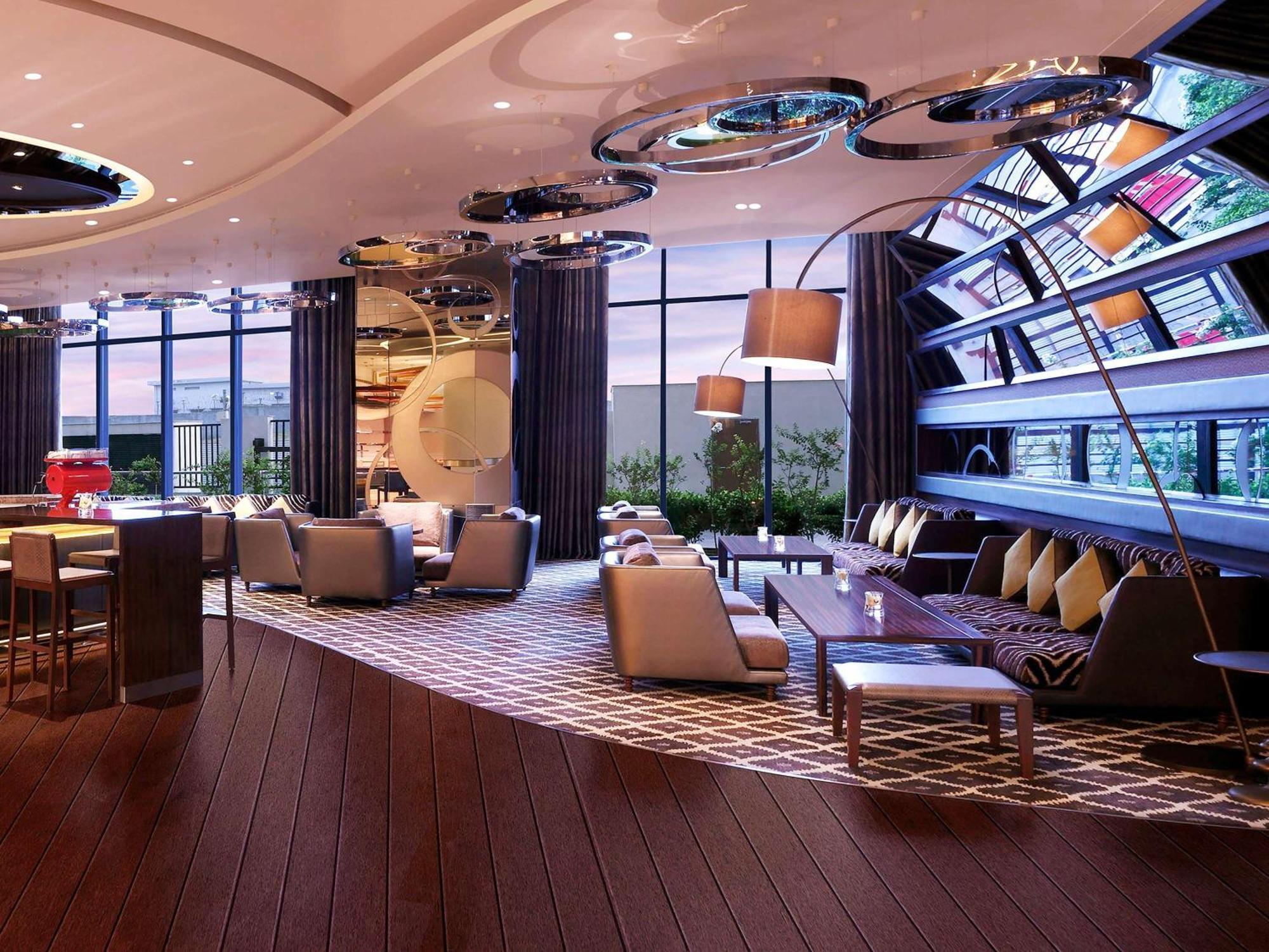 Pullman New Delhi Aerocity Экстерьер фото The interior of the lounge