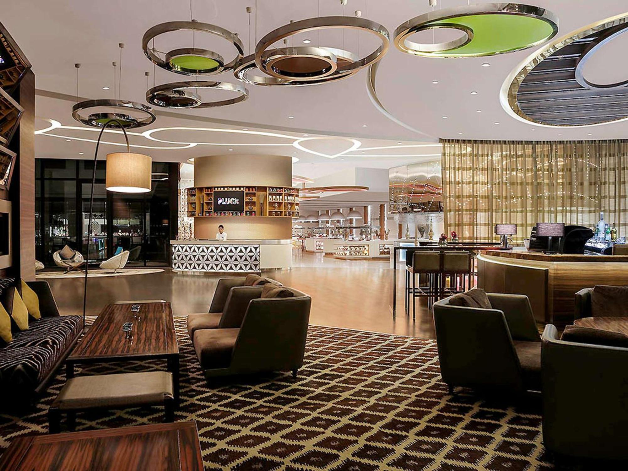 Pullman New Delhi Aerocity Экстерьер фото The lounge at the airport