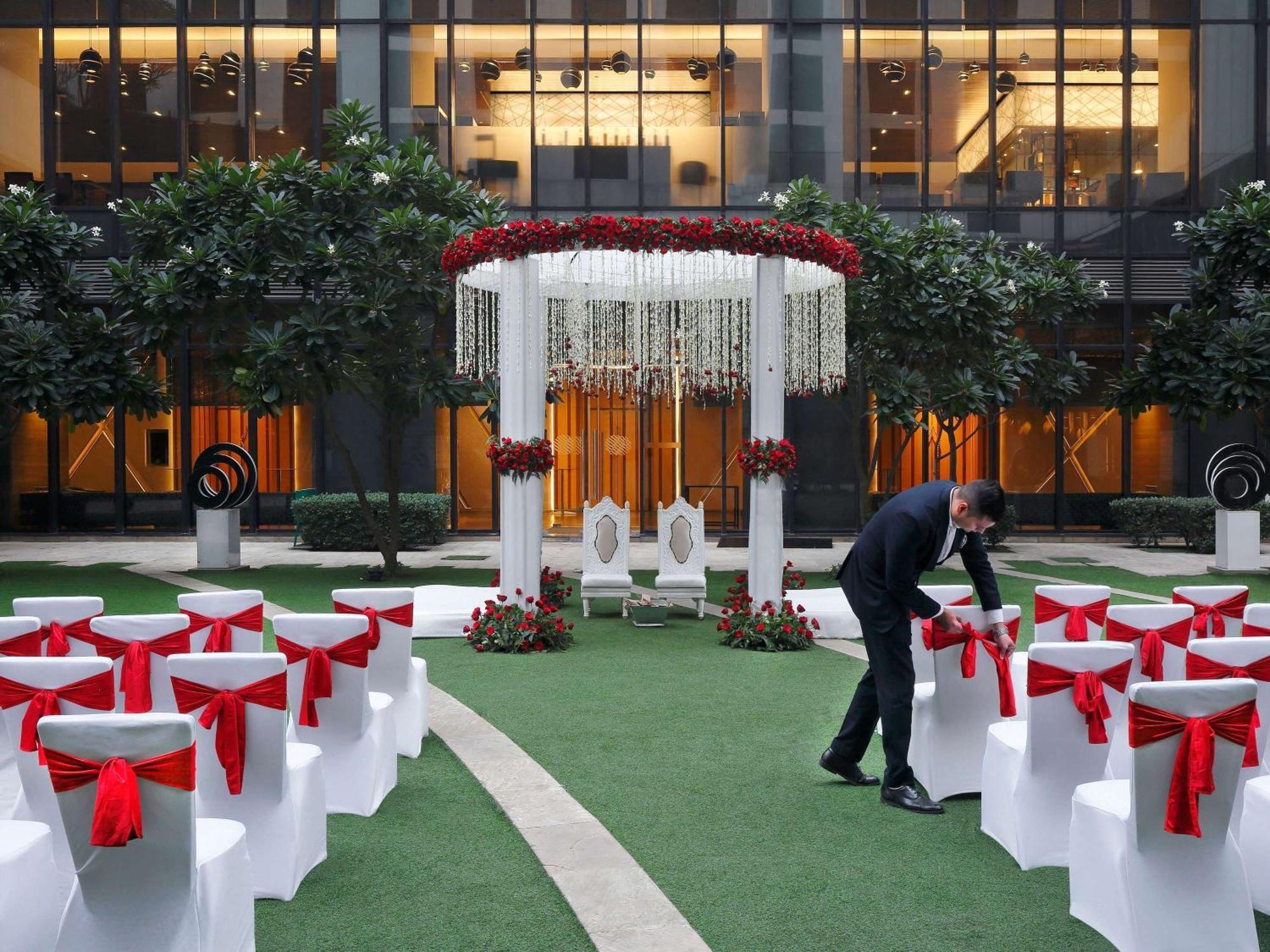 Pullman New Delhi Aerocity Экстерьер фото