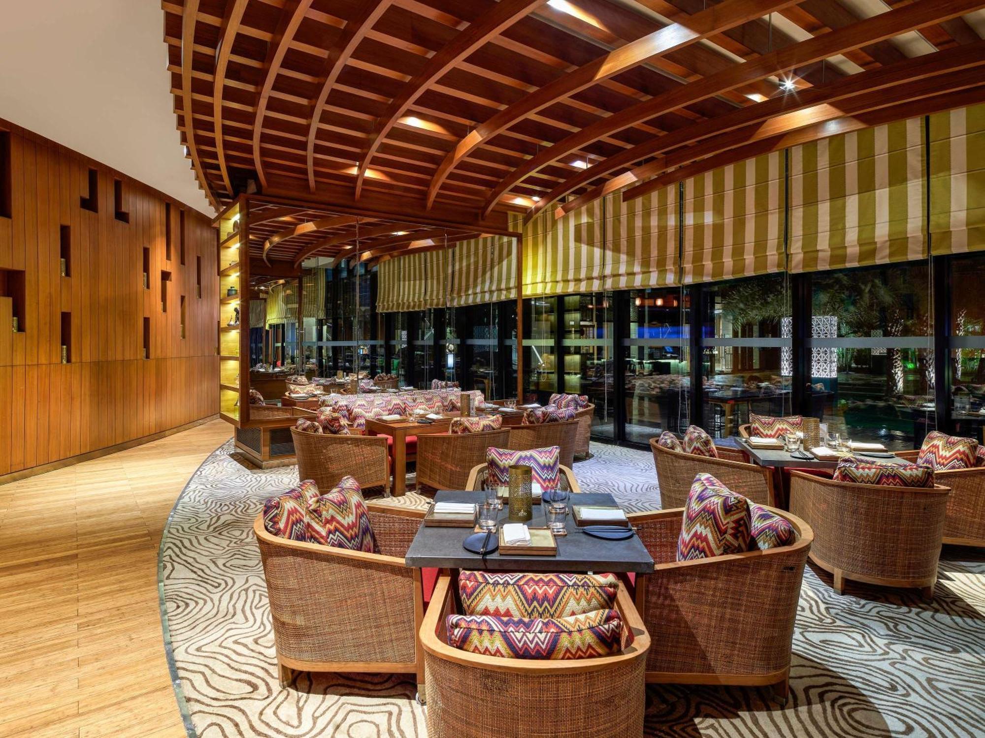 Pullman New Delhi Aerocity Экстерьер фото