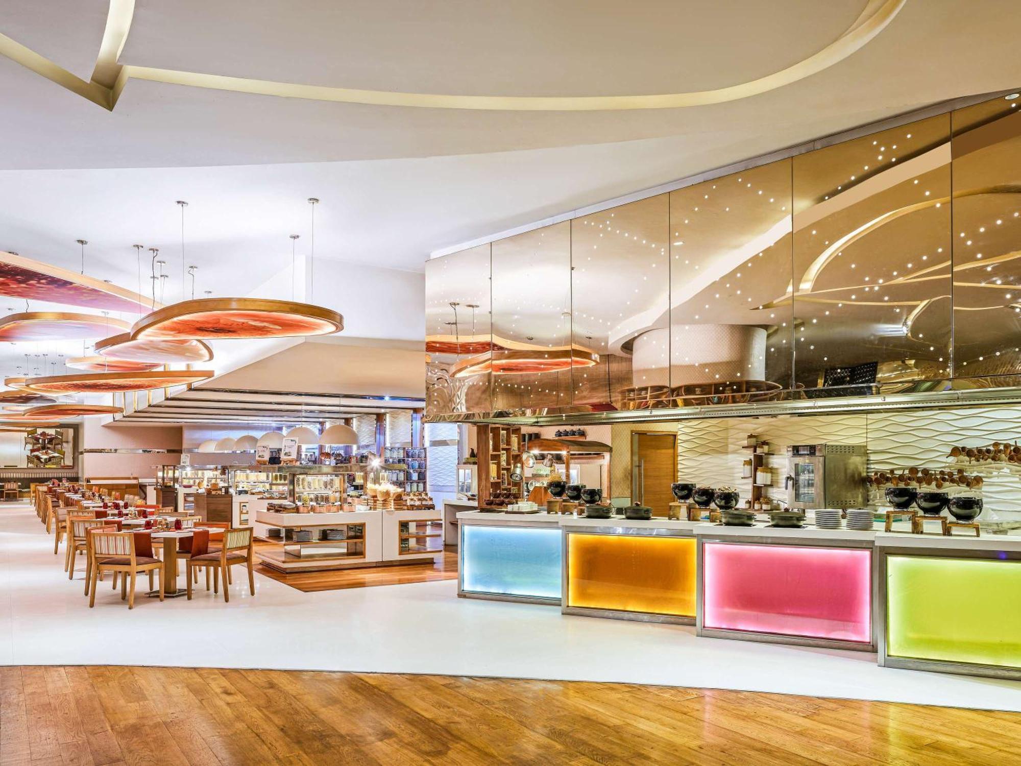 Pullman New Delhi Aerocity Экстерьер фото