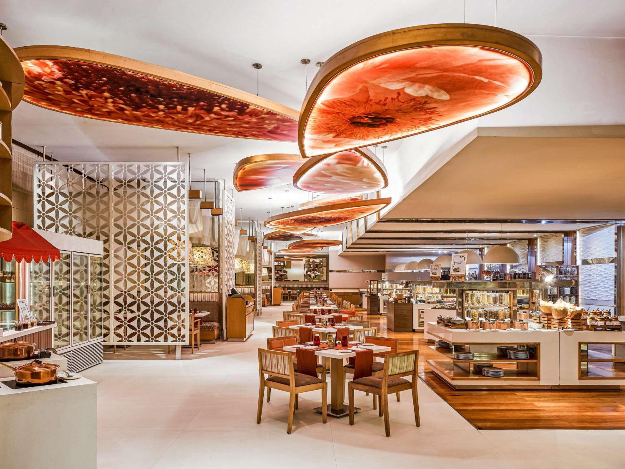 Pullman New Delhi Aerocity Экстерьер фото