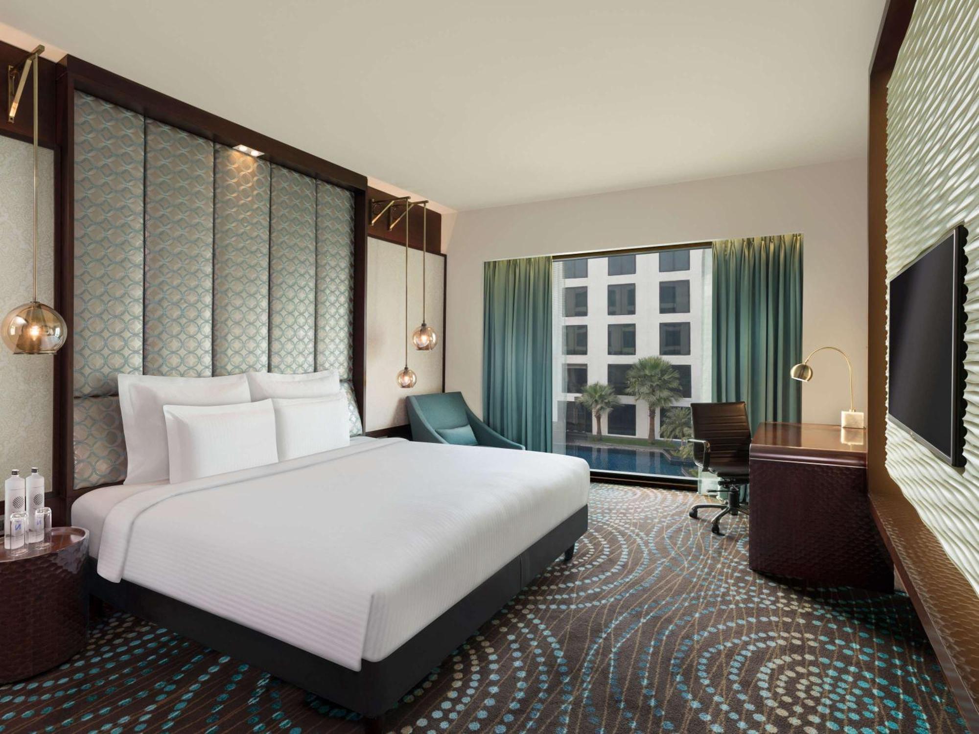 Pullman New Delhi Aerocity Экстерьер фото